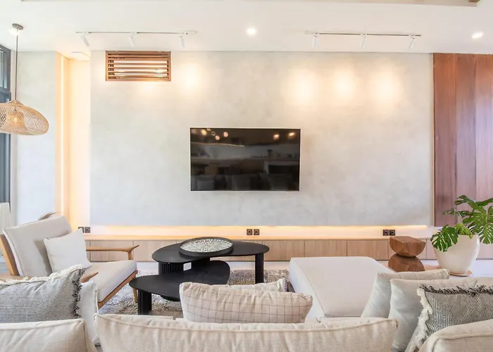 Chic 3Br Hideaway Canggu Ac 5Min To Beach 別荘 *